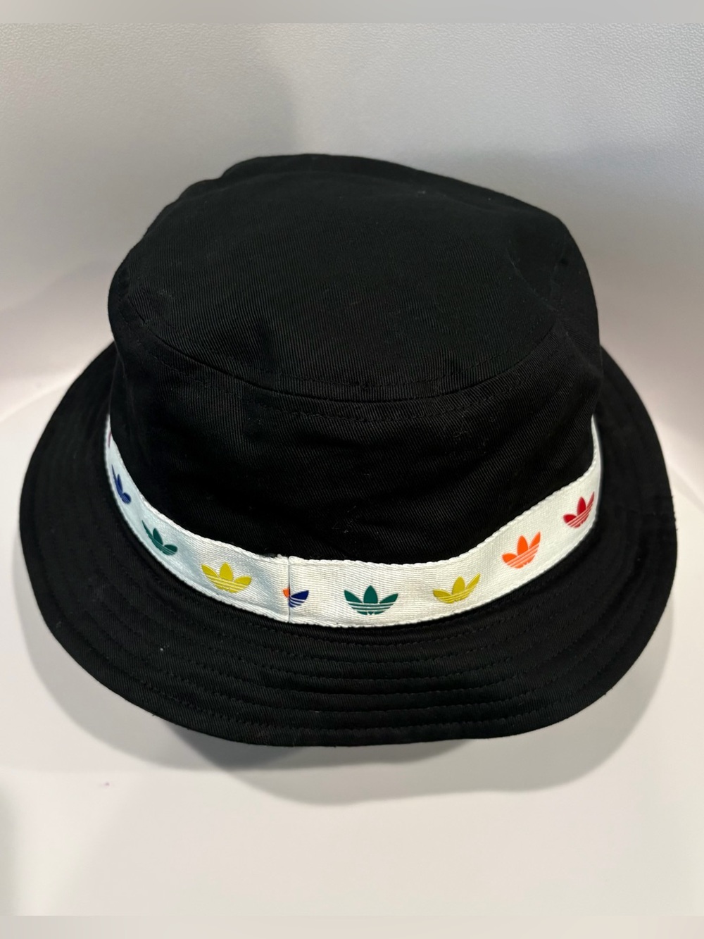 ADIDAS Originals Trefoil Pride Love Unites Bucket Hat Cap Black Rainbow Pride